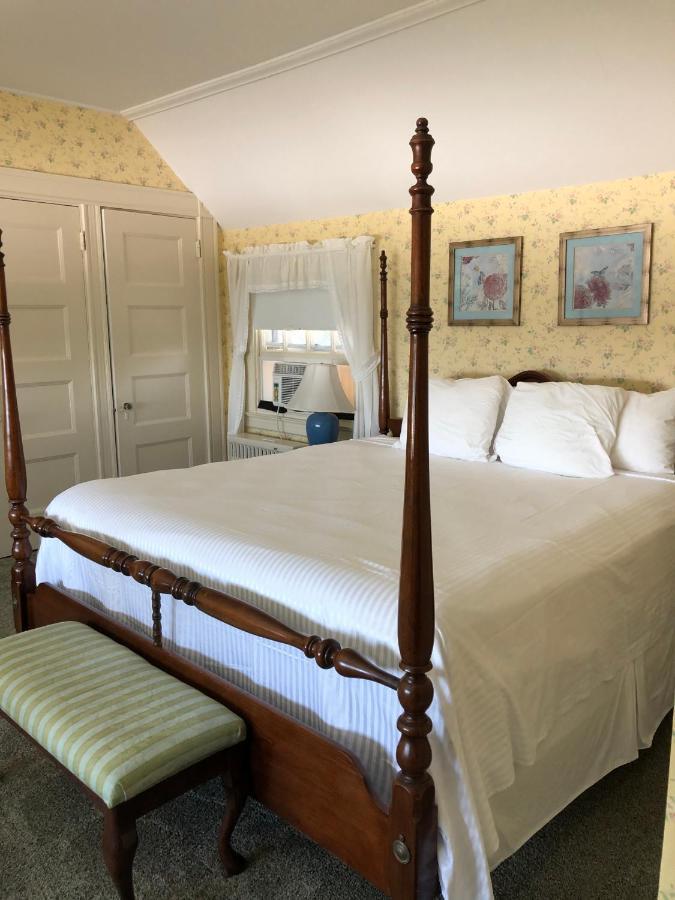 Sands Of Time Motor Inn & Harbor House Woods Hole Extérieur photo