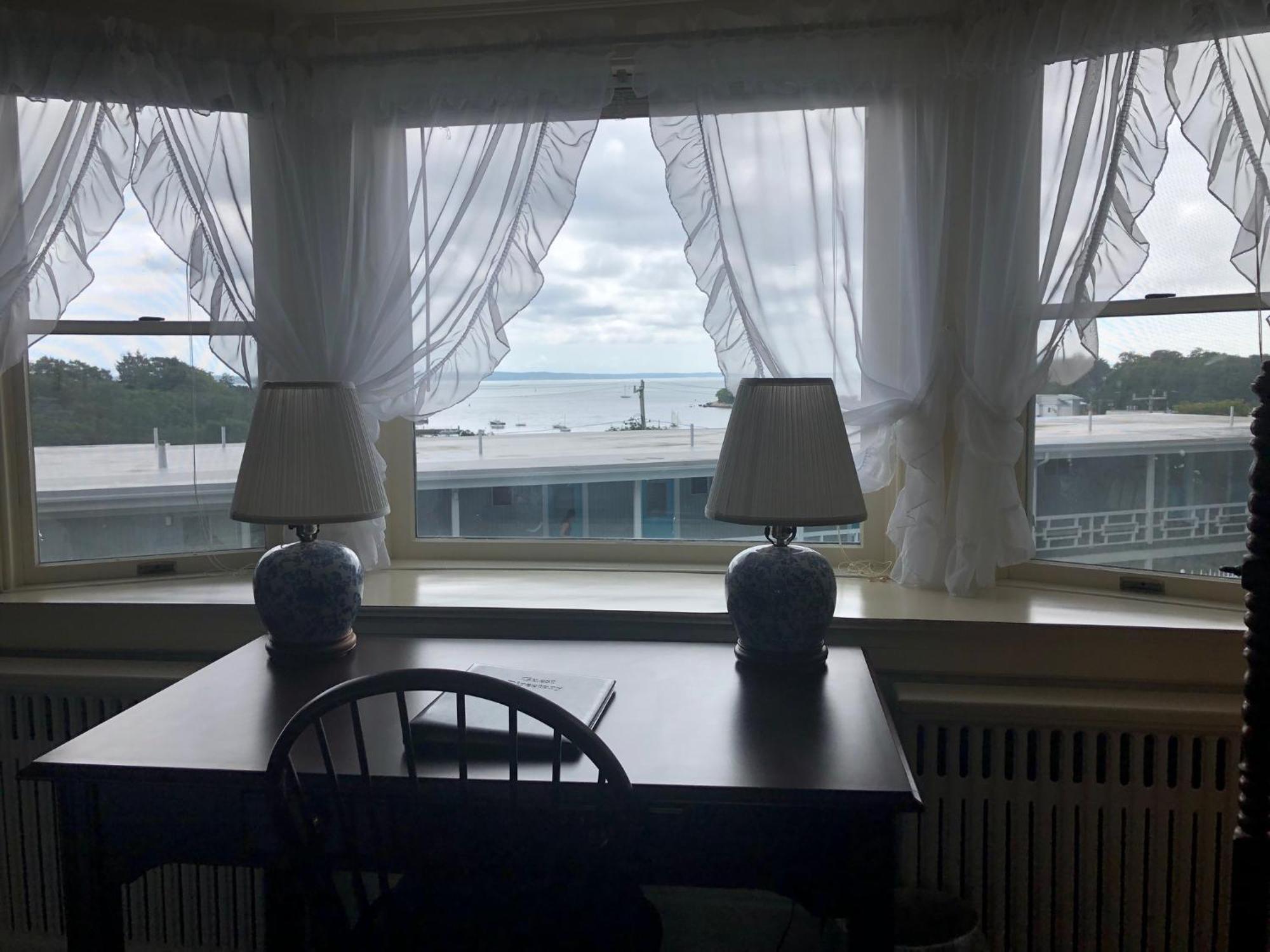Sands Of Time Motor Inn & Harbor House Woods Hole Extérieur photo