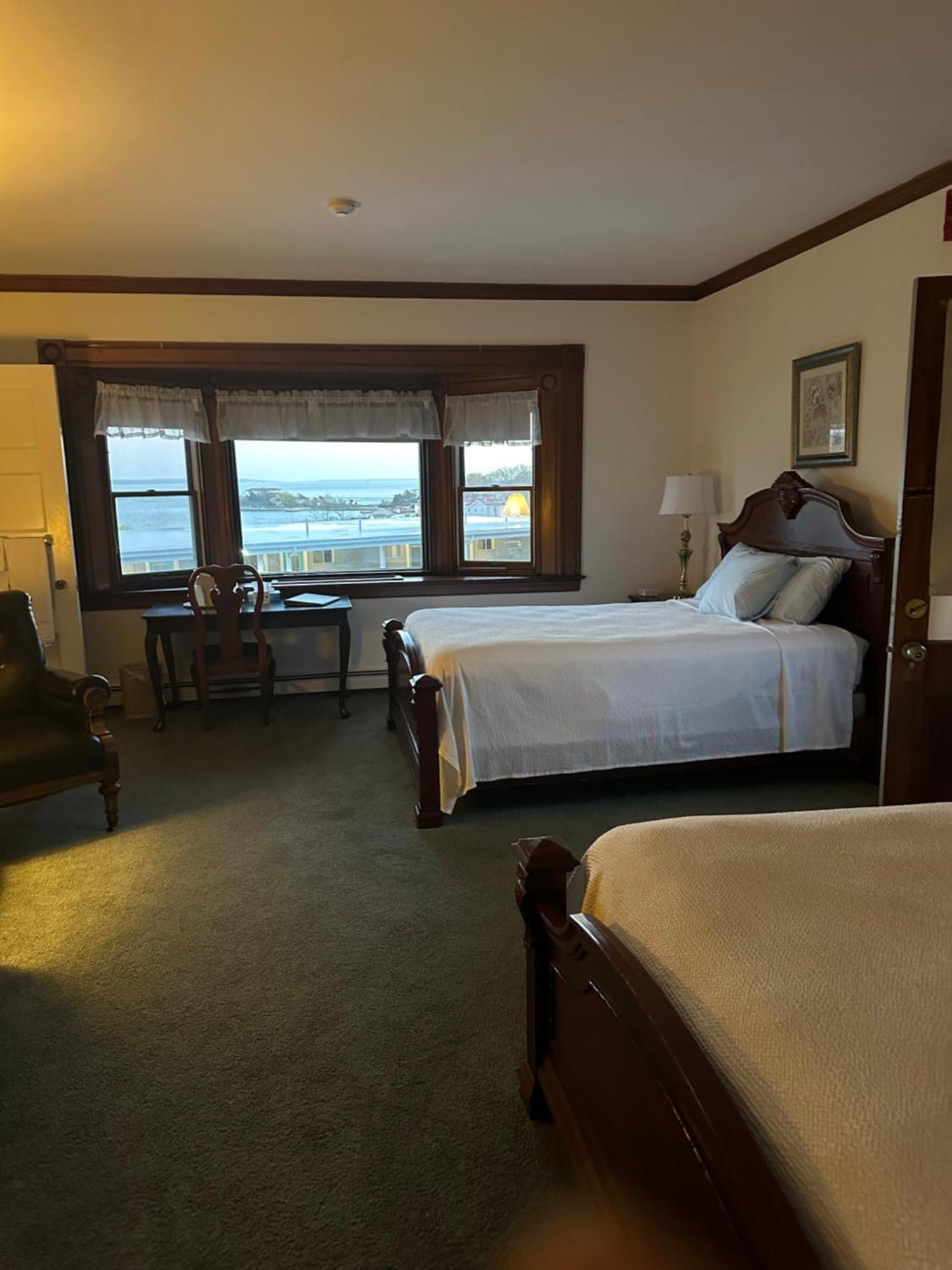 Sands Of Time Motor Inn & Harbor House Woods Hole Extérieur photo