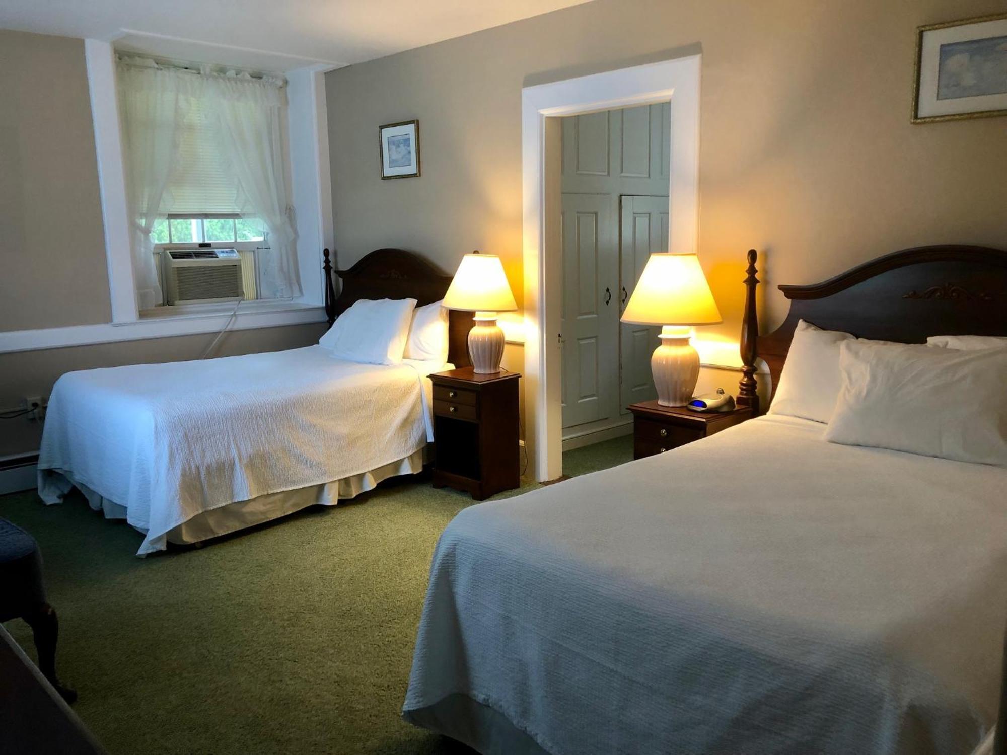 Sands Of Time Motor Inn & Harbor House Woods Hole Extérieur photo
