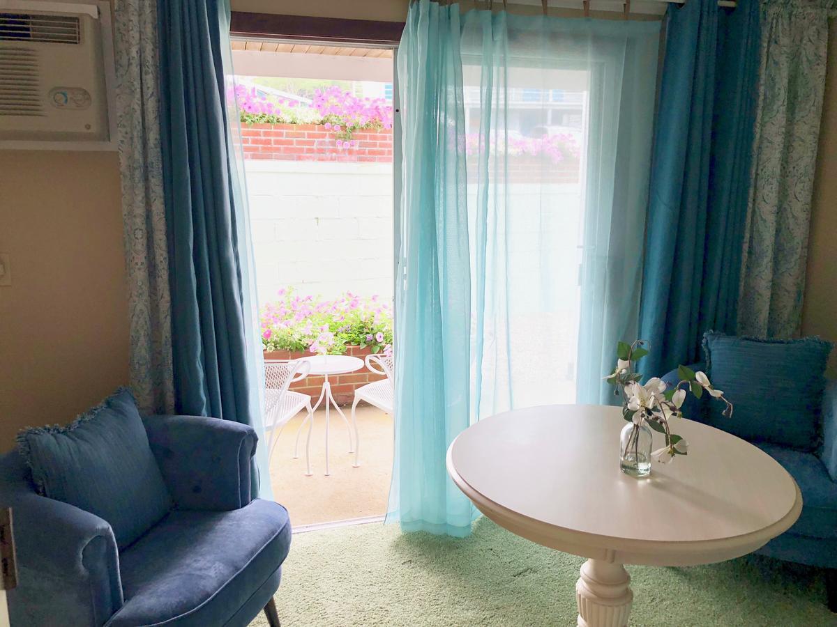 Sands Of Time Motor Inn & Harbor House Woods Hole Extérieur photo