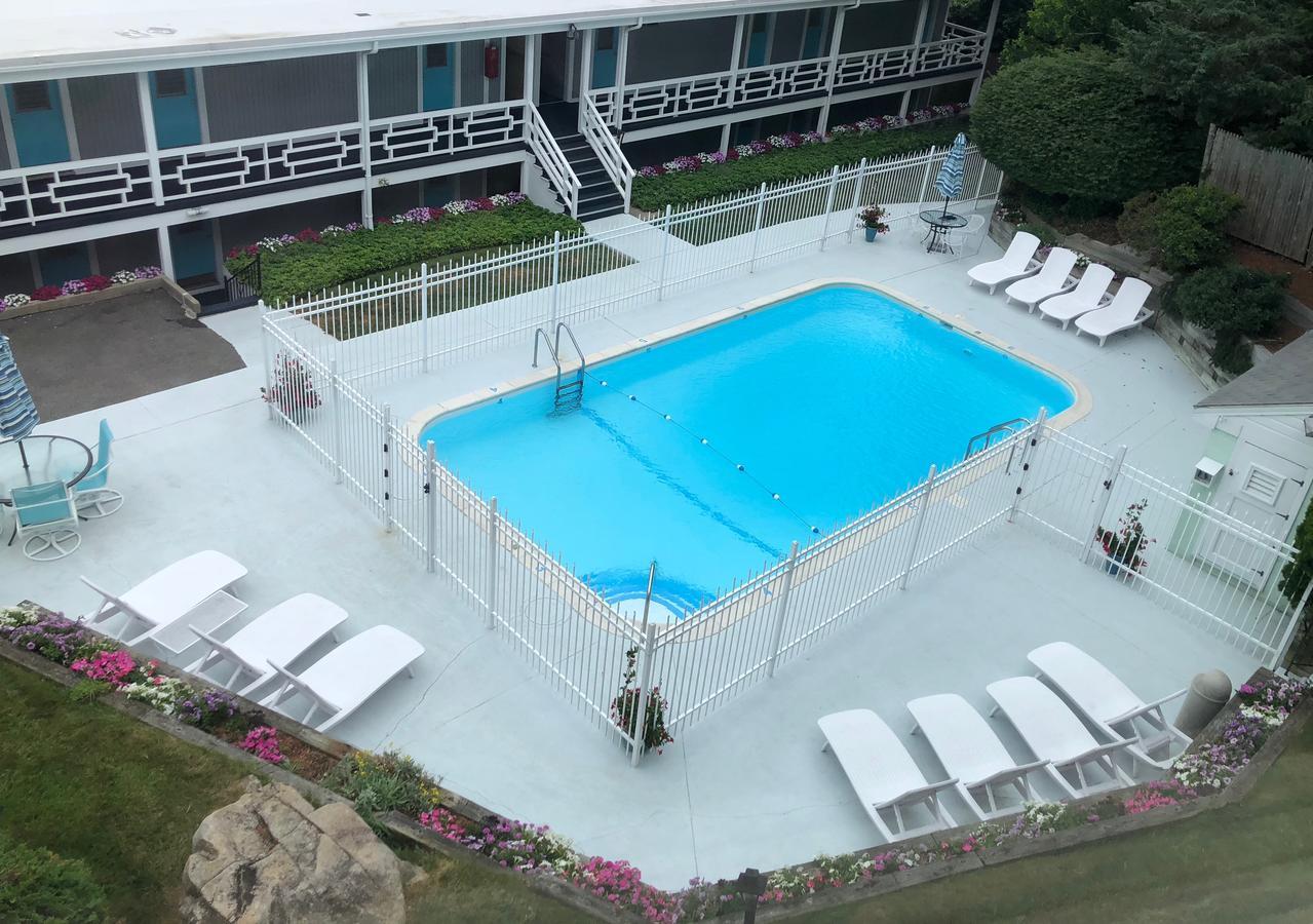 Sands Of Time Motor Inn & Harbor House Woods Hole Extérieur photo